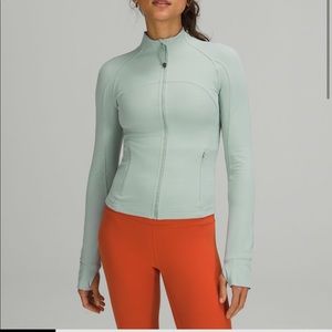 Lululemon Nulu Cropped Define Jacket NWT size 8